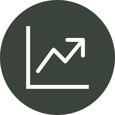 Weißes Icon eines nach oben verlaufenden Graphen auf grünem Hintergrund – symbolisiert Wachstum und Erfolg